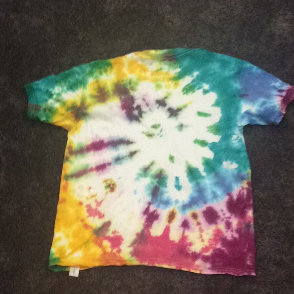 I am selling a swirl/ spiral tie dye t shirt - Picture 2 of 2